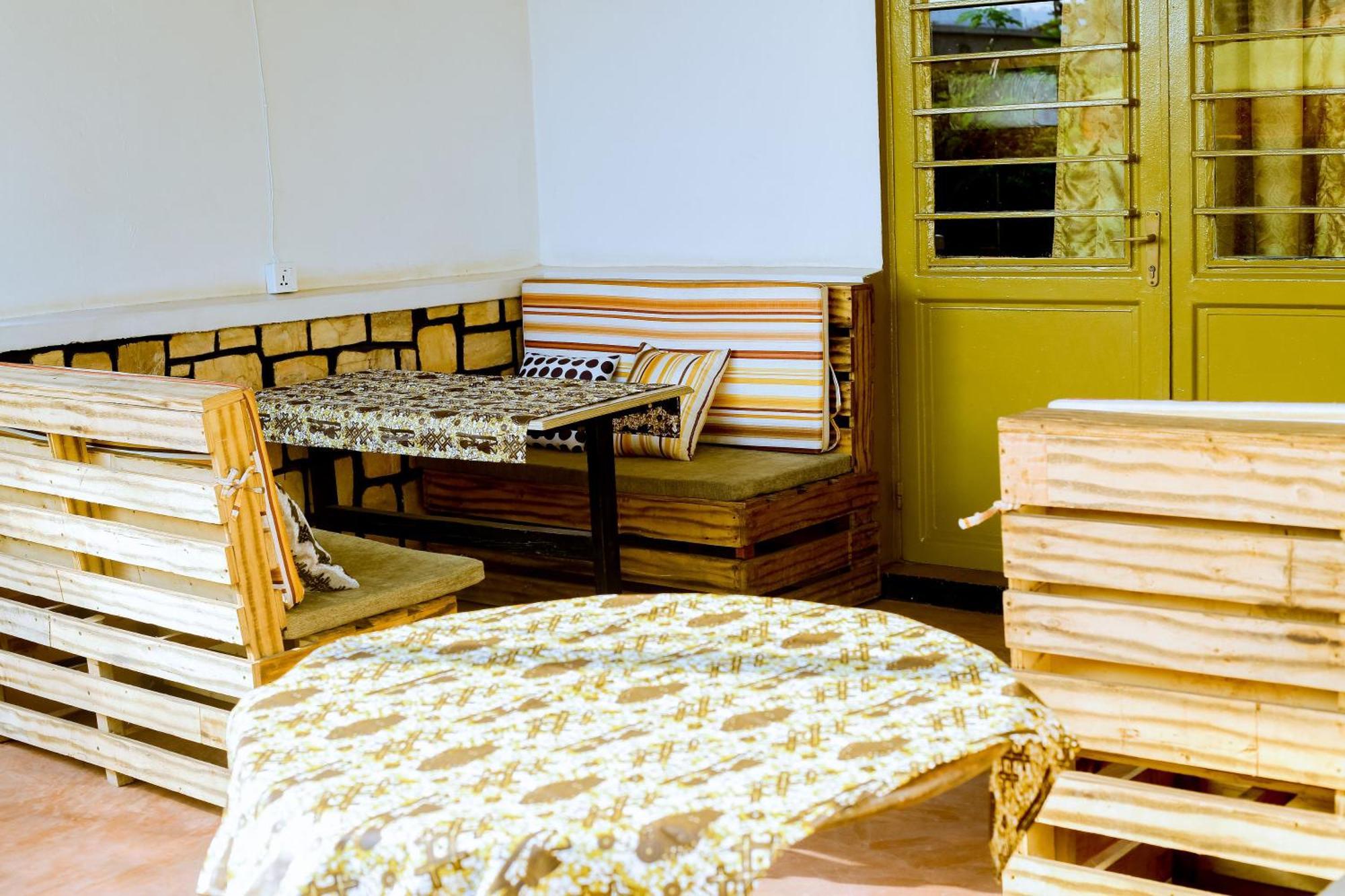 Inzozi Africa House B&B-Kimihurura キガリ エクステリア 写真