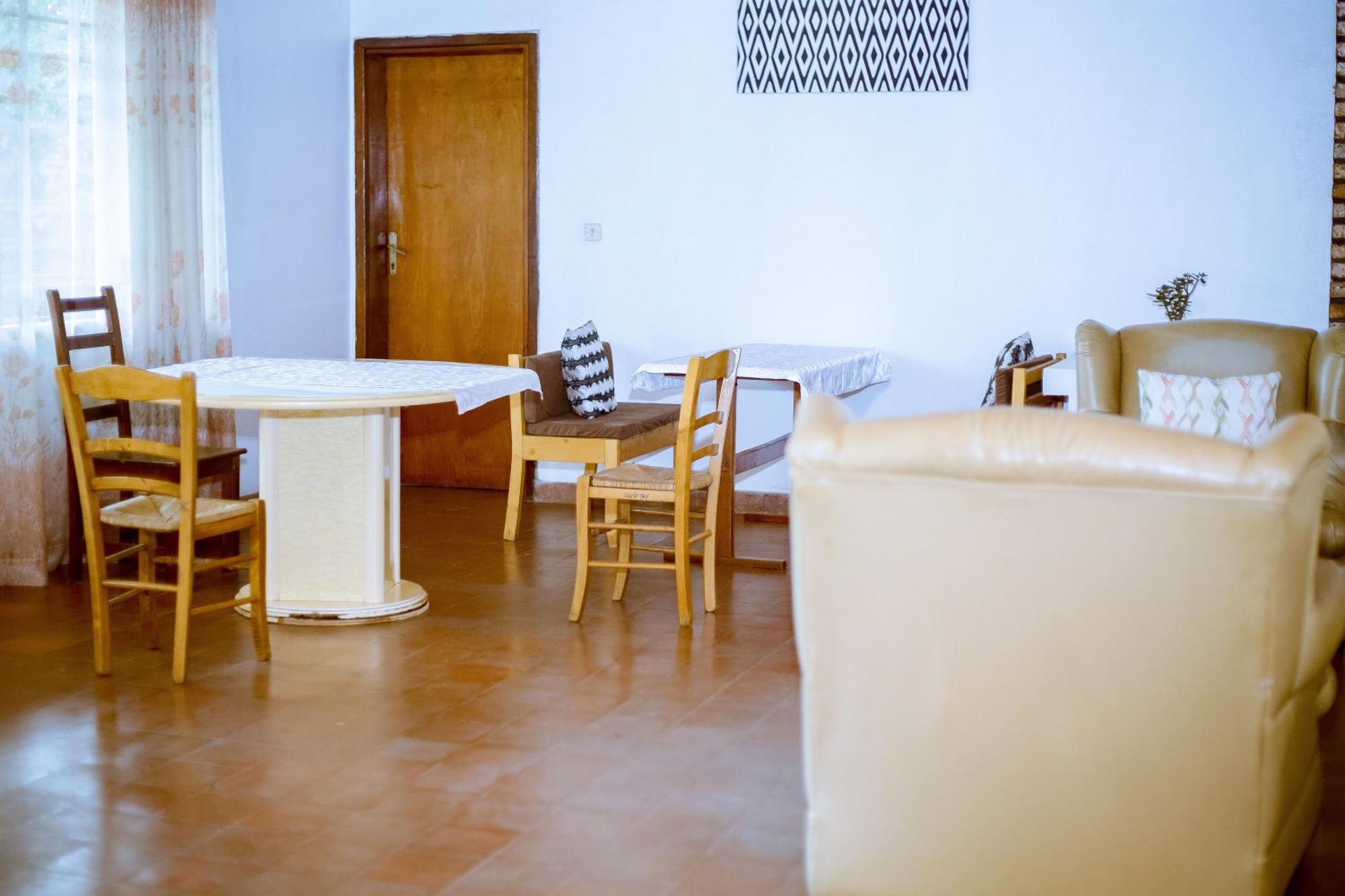Inzozi Africa House B&B-Kimihurura キガリ エクステリア 写真