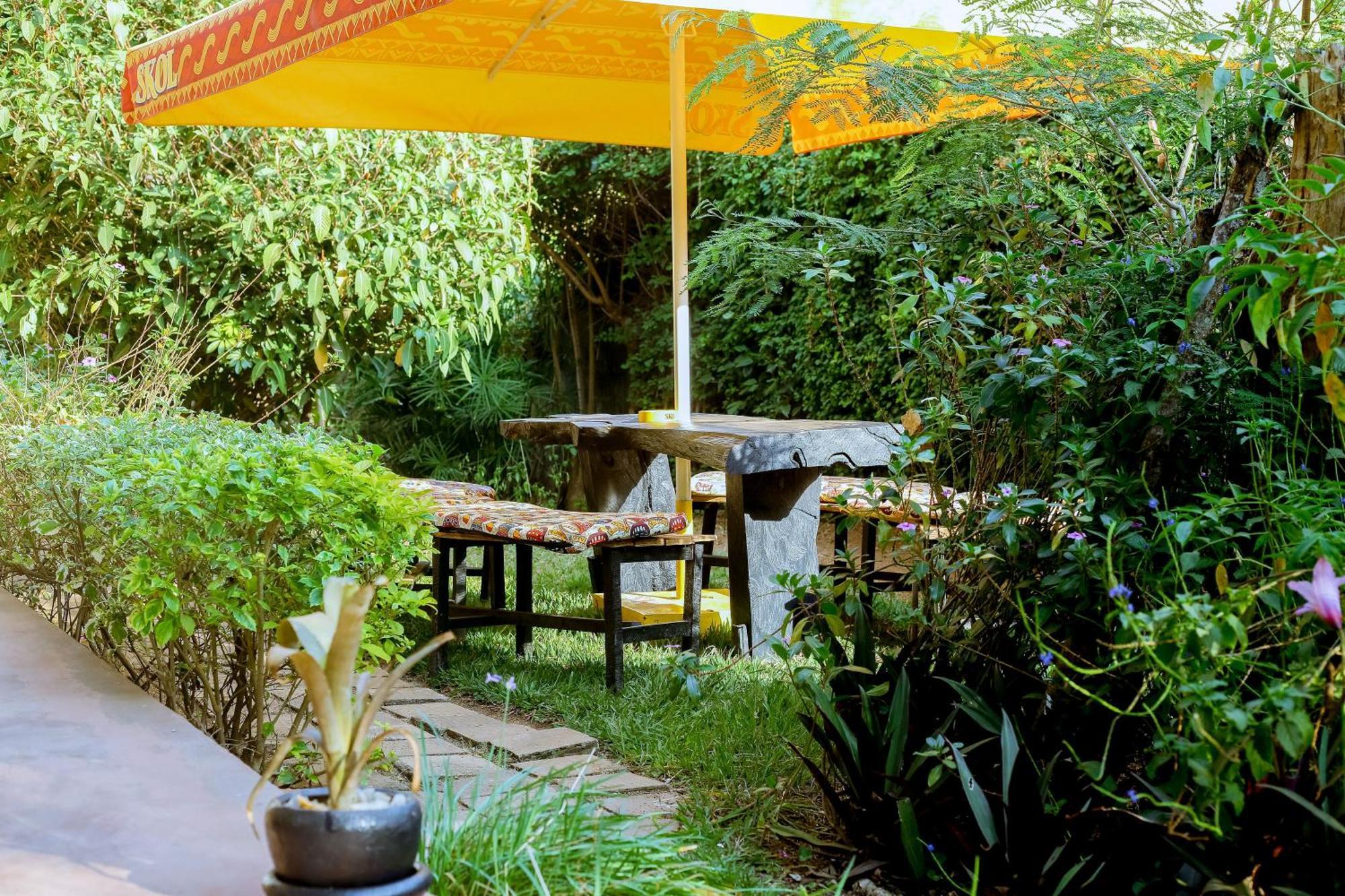 Inzozi Africa House B&B-Kimihurura キガリ エクステリア 写真